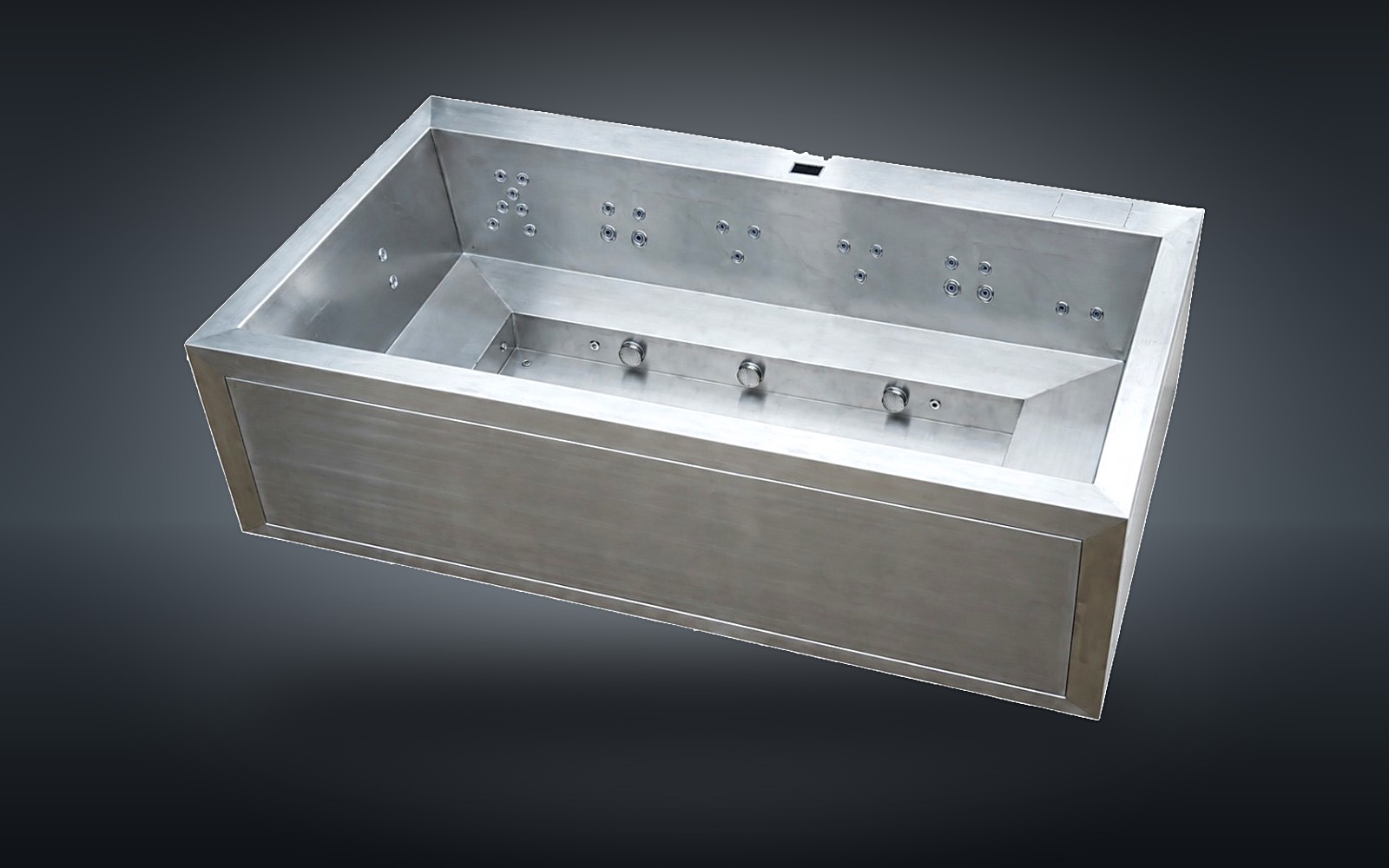 Inox Grand – grosser Edelstahl-Whirlpool für 6 bis 8 Personen, Originalaufnahme von ARRIGATO