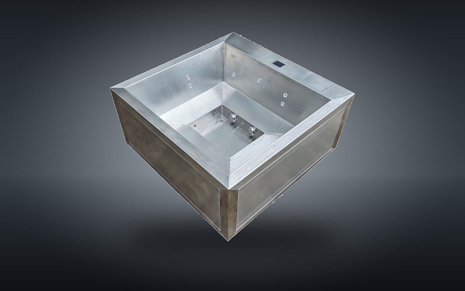 Inox Quadro – quadratischer Edelstahl-Whirlpool, Originalaufnahme von ARRIGATO