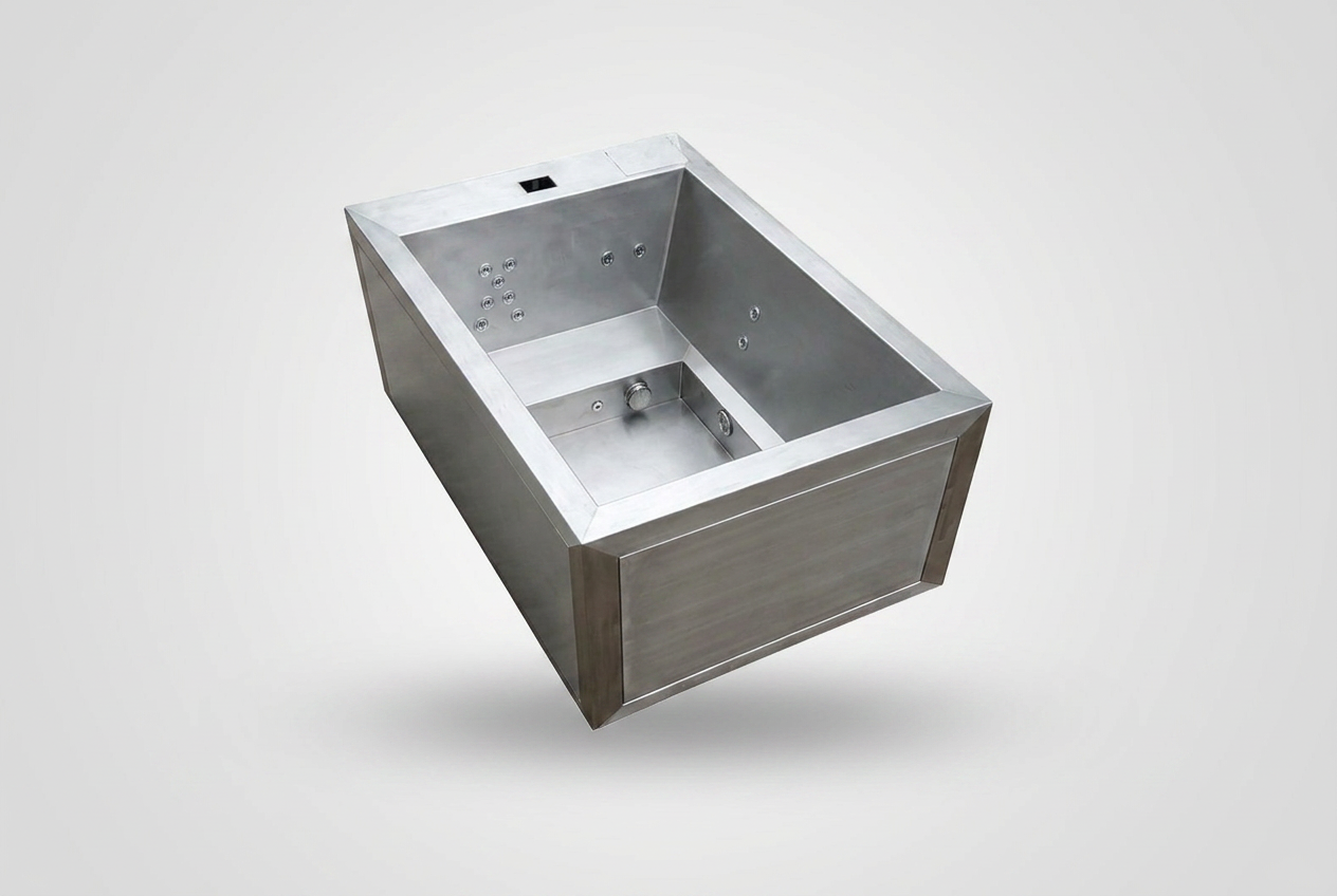 Inox Square – eckiger Edelstahl-Whirlpool aus Premium-Edelstahl 316L, Originalaufnahme von ARRIGATO